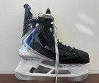 Bauer Vapor Flylite Intermediate Ice Hockey Skates.Size 5.5/Fit 2/Medium Volume.