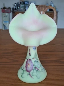 Fenton Burmese Glass 1998 Messenger Exclusive Hummingbird Jack In Pulpit Vase - Picture 1 of 19