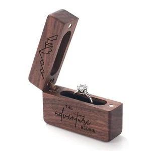 Caja de anillo de compromiso de madera pequeña delgada plana estuche para propuesta, anillo de boda - Imagen 1 de 7