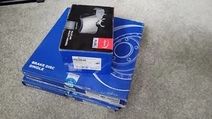Audi, Skoda VW Golf Front Vented Brake Disc & Pad Set - SDK6089 & PD3030 - Picture 1 of 5