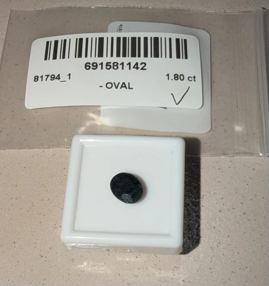 Alejandrita natural - 1,80 quilates ovalada ¡GUAU! Color verde oscuro gema natural 💎 Foto 1 de 3