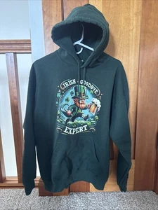 Irish Goodbye Expert St Patrick's Day Leprechaun Gildan Hooded Sweatshirt Pouch - Picture 1 of 5
