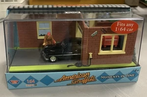 Autos Diorama, American Graffiti, Maßstab 1:64, NEU - Bild 1 von 3