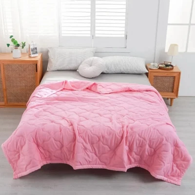 Solid Color Quilt Soft and Comfortable Air Conditioning Quilt Machine Washable - Image 1 of 4