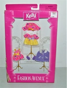  Mattel Barbie Little Sister Kelly Fashion Avenue Pink & Purple Outfits New 1997 - Foto 1 di 4