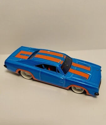 HOT WHEELS 2003 1969 DODGE CHARGER 440 WHITE RIMS DIECAST MUSCLE CAR 1/50 SCALE. - Image 1 of 4