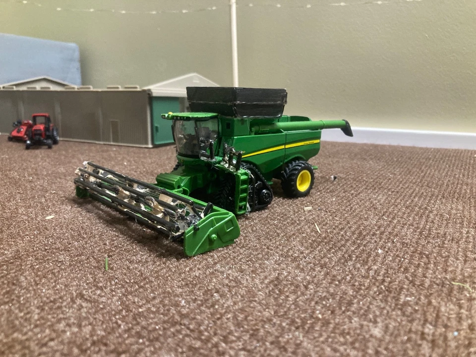 john deere s680 escala 1/64 Foto 1 de 4