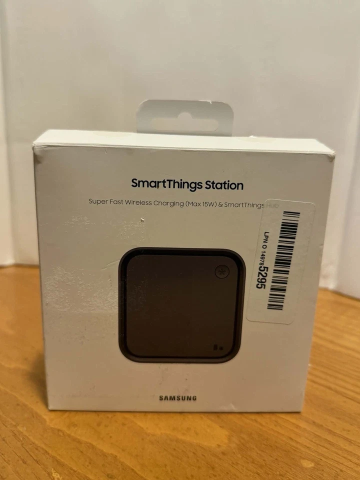 Samsung SmartThings Station 15W Wireless Charging Hub - Black Brand - Image 1 of 4