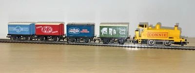 HORNBY MODEL RAILWAYS OO GAUGE CONNIE RN7 0-4-0 TANK LOCOMOTIVE  WITH 4 WAGONS - Image 1 of 4