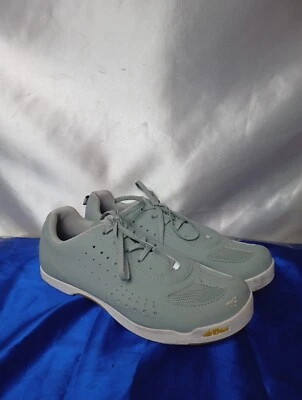 MTB cycling Shoe Louis Garneau Women's Size 9 With Clips  - Image 1 of 4