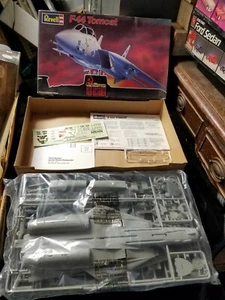 Kit de Aire Modelo Octubre Rojo Revell 1:48 F-14 Tomcat Hunt Rojo Nuevo Caja Abierta - Imagen 1 de 5