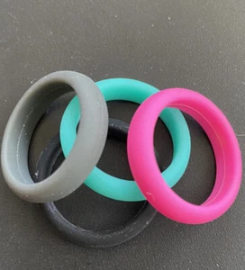 Silicone Rubber Wedding Ring Band Women Soft 4 Pack !!!!! Colors Shown Sizes 4-9 - Picture 1 of 9