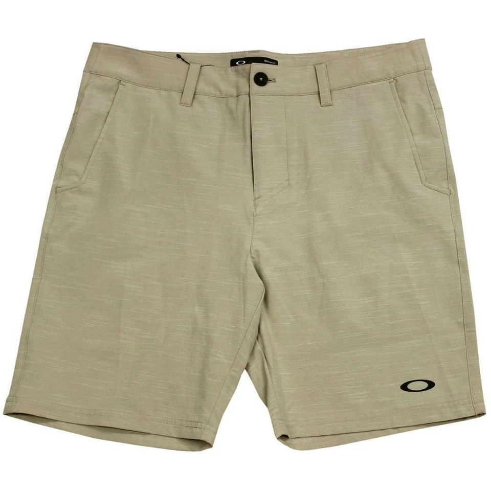 Oakley Triton 2.0 Size 32 Men Casual Shorts - Sand Island Khaki