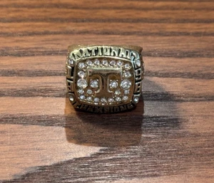UNIVERSITY OF TENNESSEE (Cates) 1998 NCAA College Football Gold Championship Rin - Foto 1 di 3