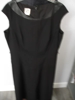 VESTIDO NEGRO CORTO TALLA 14 ANNE KLEIN, CUELLO IMITACIÓN CUERO TRI,,BUEN ESTADO USADO Foto 1 de 3