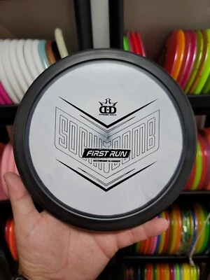 Disco de golf DYNAMIC DISCS negro 175 g SOCKIBOMB órbita SLAMMER primera ejecución Foto 1 de 2