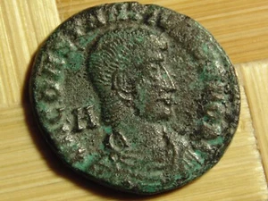 Constancio II AE follis. 351-355 AD. MONEDA IMPERIAL ROMANA ANTIGUA, limpia - Imagen 1 de 5