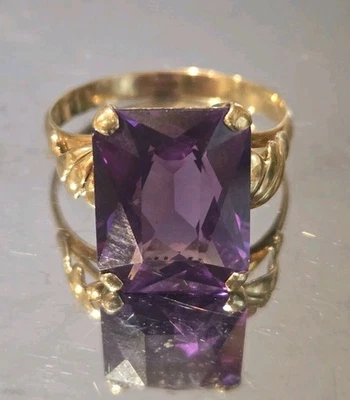 Vintage Emerald Cut Large Amethyst 18K Cocktail Statement Ring, 4g, Sz. 7-3/4 - Image 1 of 4