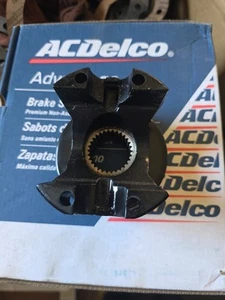 12 Bolt Chevy Yoke 1310 U Bolt Style Covette C10 Chevelle Nova Camaro  - Picture 1 of 4
