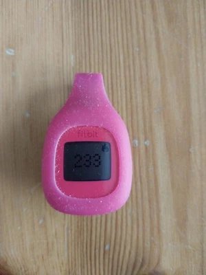 Fitbit Cremallera Rastreador de Actividad Sudor Lluvia Prueba de Salpicaduras FB301M Magenta Usado Probado Foto 1 de 4