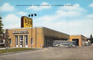 Cheyenne, Wyoming Postcard Union Pacific Bus Station About  1930s    N5 - Picture 1 of 2