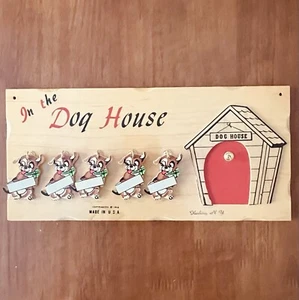 VTG 1958 In The Dog House Family of 5 Wall Plaque Kitschy Décor MCM - Picture 1 of 23