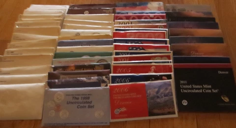 1968 to 2011 Mint Sets U.S. Mint 42 Sets P And D Mint Set Uncirculated  COA Box Cover