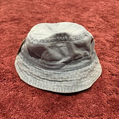 Sombrero de cubo con tapas de gargantilla azul denim Foto 1 de 4