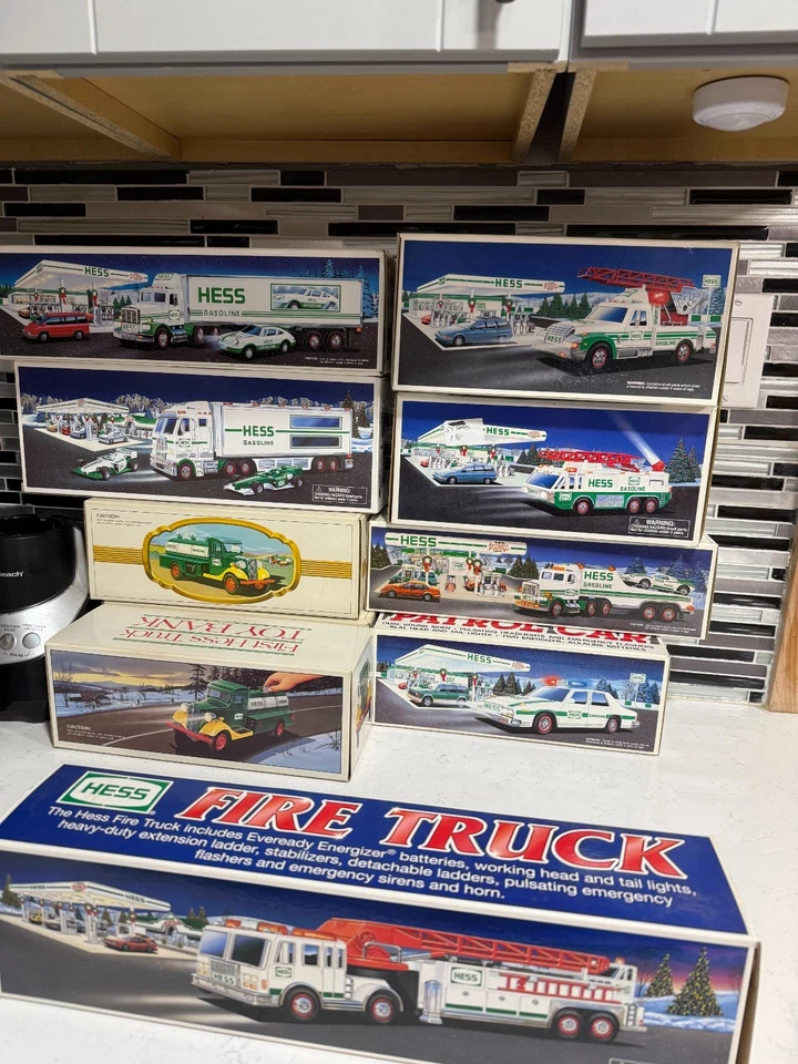 Camiones Hess vintage nuevos en caja Foto 1 de 1