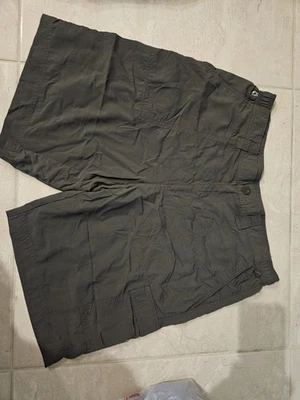 Pantalones Cortos Columbia Omni-Shade Para Hombre 36W 10L Gris, Protección Solar Foto 1 de 4