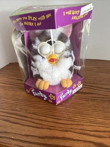 VINTAGE 1998 FURBY SNOW LEOPARD WHITE BELLY 70-800 NEW SEALED ORIGINAL BOX TIGER - Picture 1 of 7