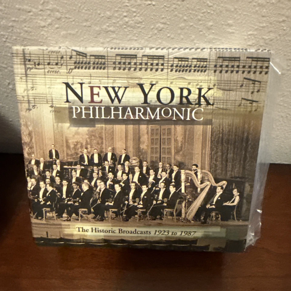 New York Philharmonic the Historic Broadcasts 1923 - 1987 10 CD & Bklet Box Set  - Image 1 of 1