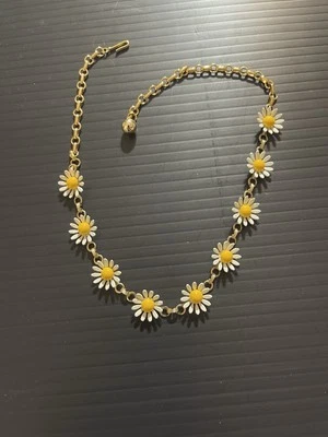 Daisy Chain Necklace Choker White Dainty Floral/Gold 14-18” long - Image 1 of 4
