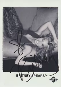 Britney Spears HAND SIGNED 7x5 Photo, Autograph, Autographed, Baby One More Time - Picture 1 of 8