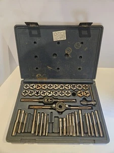 Craftsman 952381 Set 50 Pezzi Combinazione Standard/Metrico Rubinetto/Stampo - Mancano 6 Pezzi - Foto 1 di 3