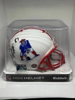 Mini casco PATRIOTS FIRMADO POR Rob Gronkowski. Autenticación Throwback Radtke Foto 1 de 2