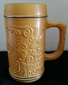 Vintage Deutscher Bierkrug Ein Prosit Der Gemutlichkeit Senfgelb Slvr Trim - Bild 1 von 6