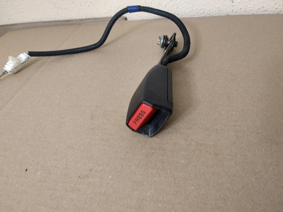 Honda Odyssey 2009 cinturón de seguridad del conductor hebilla extremo. Foto 1 de 4