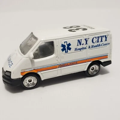 Golden Wheel 1999 New York EMS Hospital Health Ambulance Ford Transit - Image 1 of 4