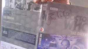 Doctor Who - DVD - The Daleks - signed autograph VIRGINIA WETHERELL plays Dyoni - Foto 1 di 6