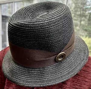 Brixton Parlor schwarze Fedora-Mütze 2"" braunes Band 2"" Krempe Größe Small 55 cm neu - Bild 1 von 8