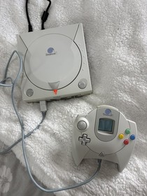 Sega Dreamcast White Console with Controlle and VMU -  Great Condition Working