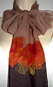 Ellen Tracy Seide Rechteck Schal-hellbraun & braun, mit roten, gelben, orange, grünen Rosen - Bild 1 von 8