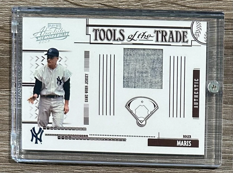 2005 Playoff Absolute #TT-177 Roger Maris Tools of the Trade Jersey Relic #5/9 — 第 1/2 张图片