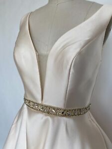 White Long Dress Size 6 Buttercream Ball Gown Lace Up Dress with Pockets Sz 6