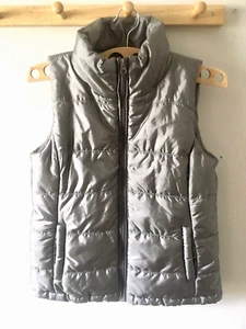 NY&Co Quilted Puffer Vest Silver/Gray Zipper Pockets New York & Company XS NWT - Picture 1 of 16