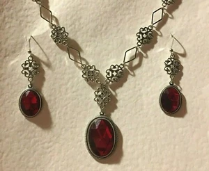 LACY FILIGREE VICTORIAN STYL RICH RED CRYSTAL DK SILVER PL NECKLACE EARRINGS SET - Picture 1 of 8