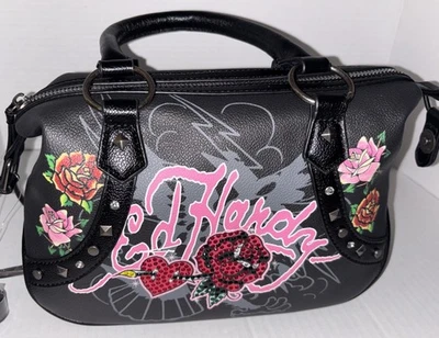 Bolso de mano Ed Hardy rosa corazón tatuaje tachonado estrás negro bandolera Foto 1 de 4