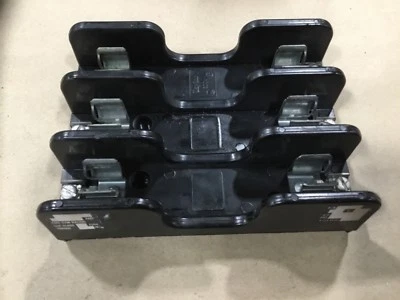Portafusibles Taylor 600V 30A de 3 polos 60328 30 amperios #35D28 Foto 1 de 4