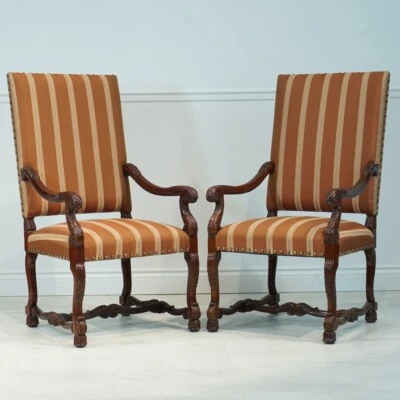Par de Sillones Tudor Tallados Caoba Tela Rayas Oro Borgoña Foto 1 de 4
